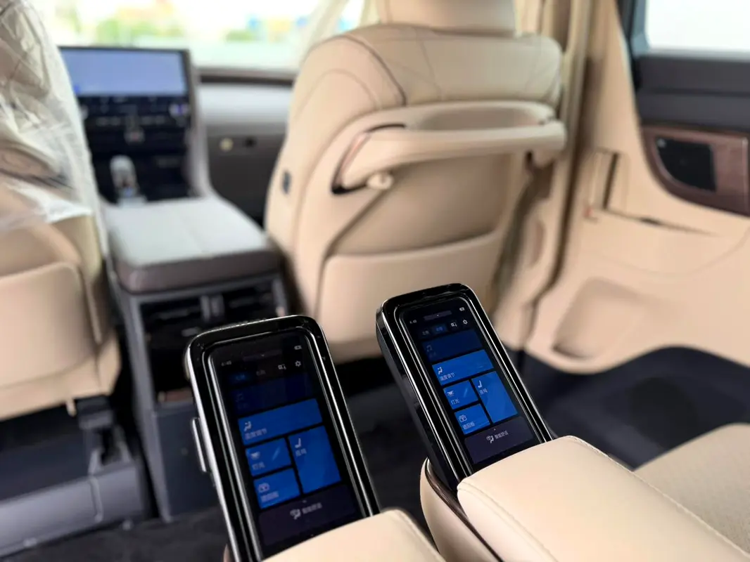 TOYOTA Alphard EXECUTIVE LOUNGE 2024 - photo 11 - Import Émirats | International Cars