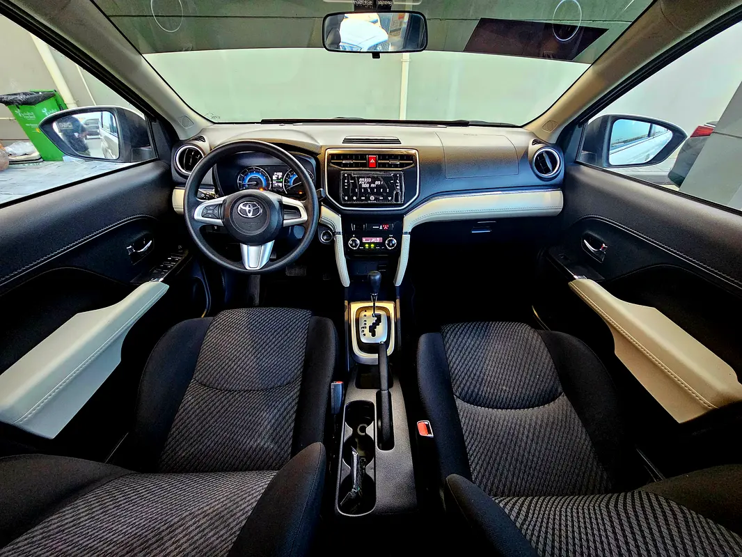 TOYOTA Rush EX 2023 - photo 11 - Import Émirats | International Cars
