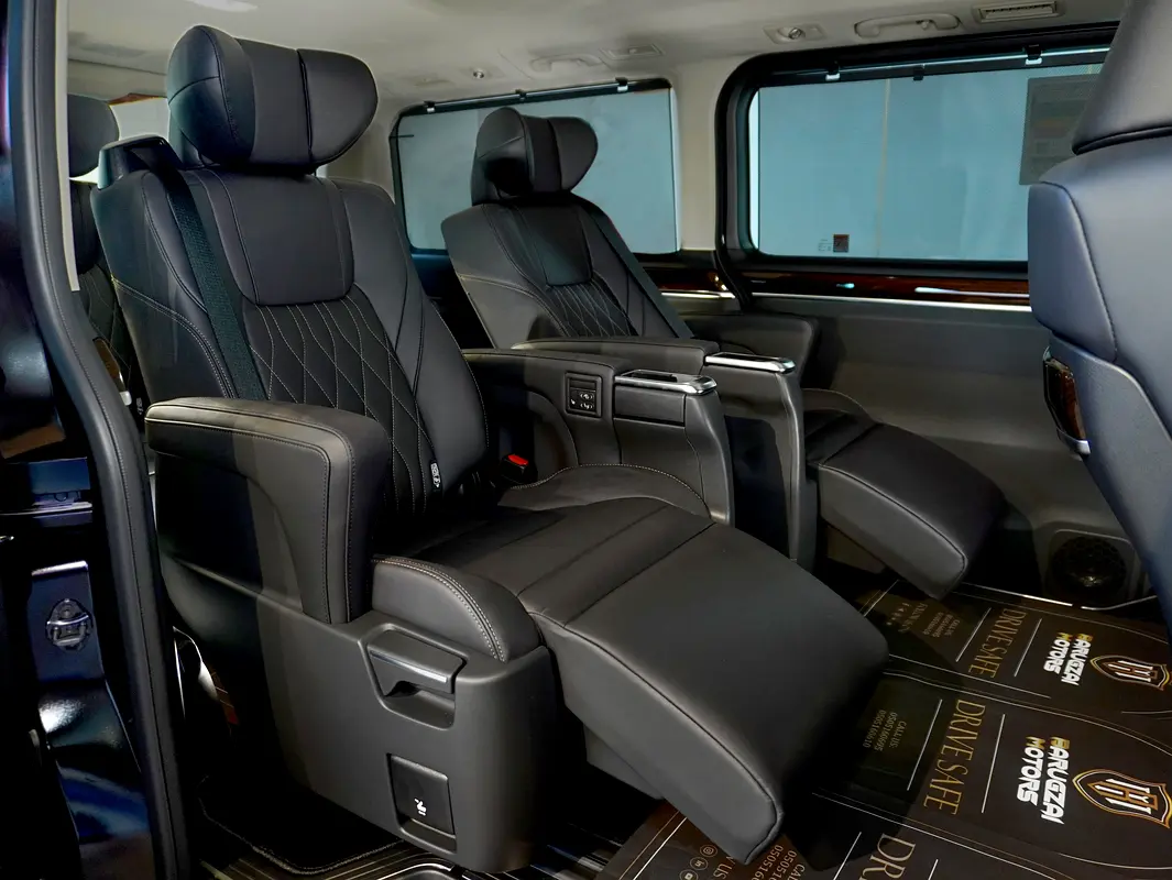 TOYOTA Granvia Premium 2026 - photo 11 - Import Émirats | International Cars