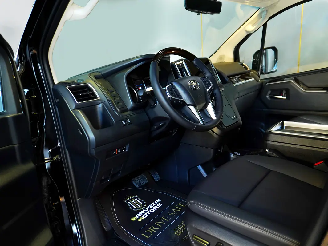 TOYOTA Granvia Premium 2026 - photo 2 - Import Émirats | International Cars