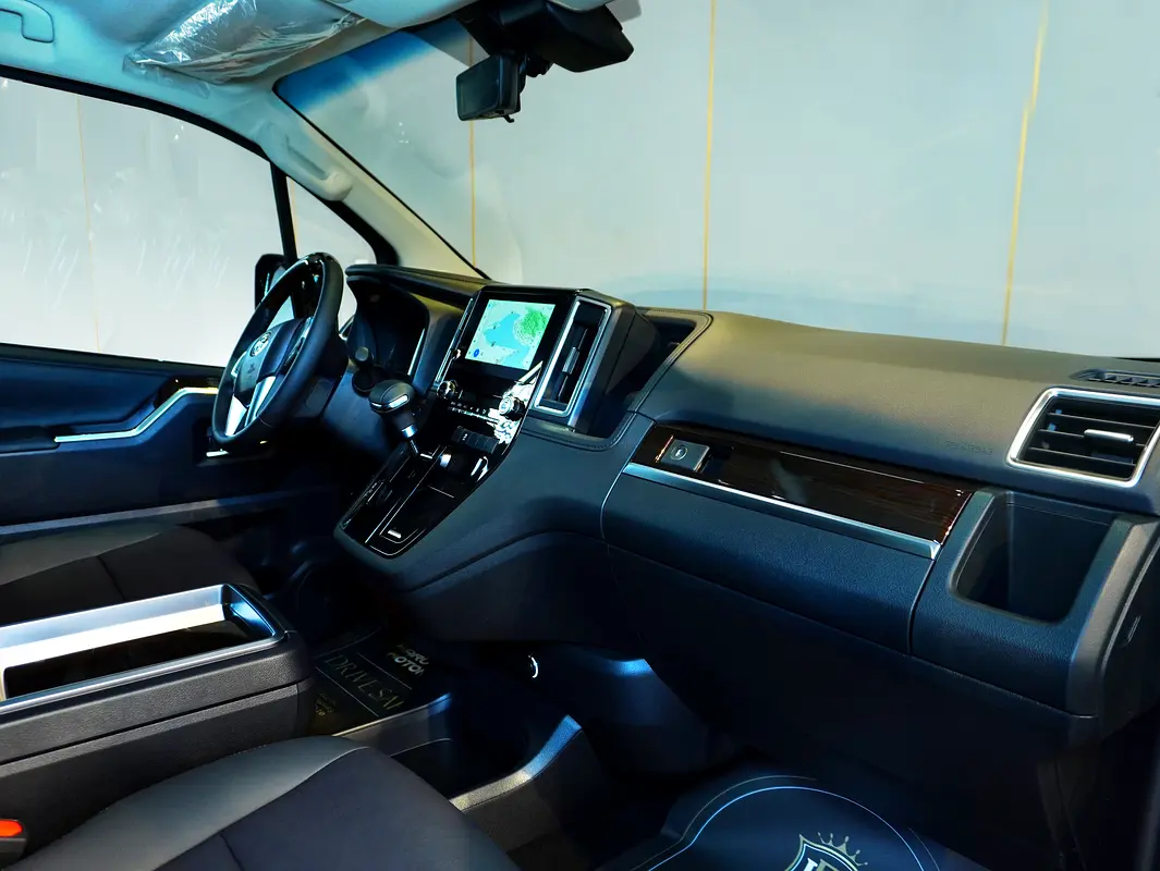 TOYOTA Granvia Premium 2026 - photo 5 - Import Émirats | International Cars