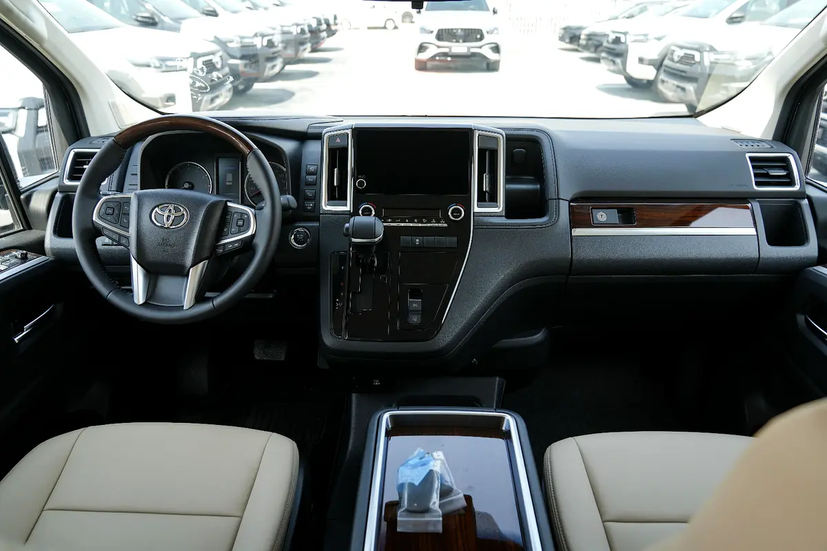 TOYOTA Granvia Premium 2026 - photo 10 - Import Émirats | International Cars