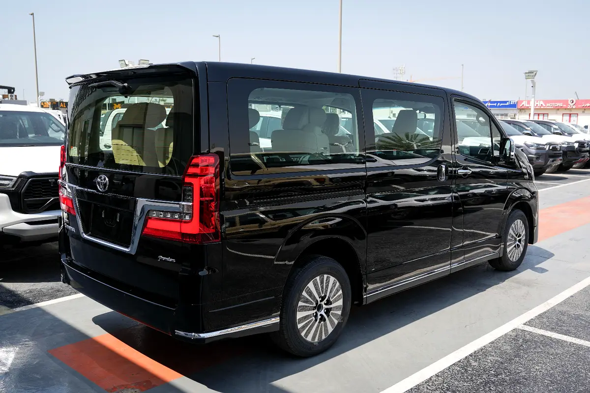 TOYOTA Granvia Premium 2026 - photo 4 - Import Émirats | International Cars