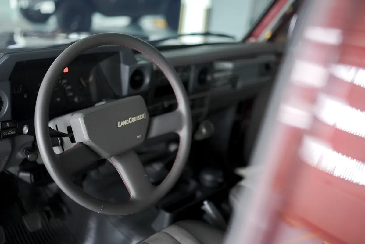 TOYOTA Land Cruiser 70 Other 1991 - photo 11 - Import Émirats | International Cars