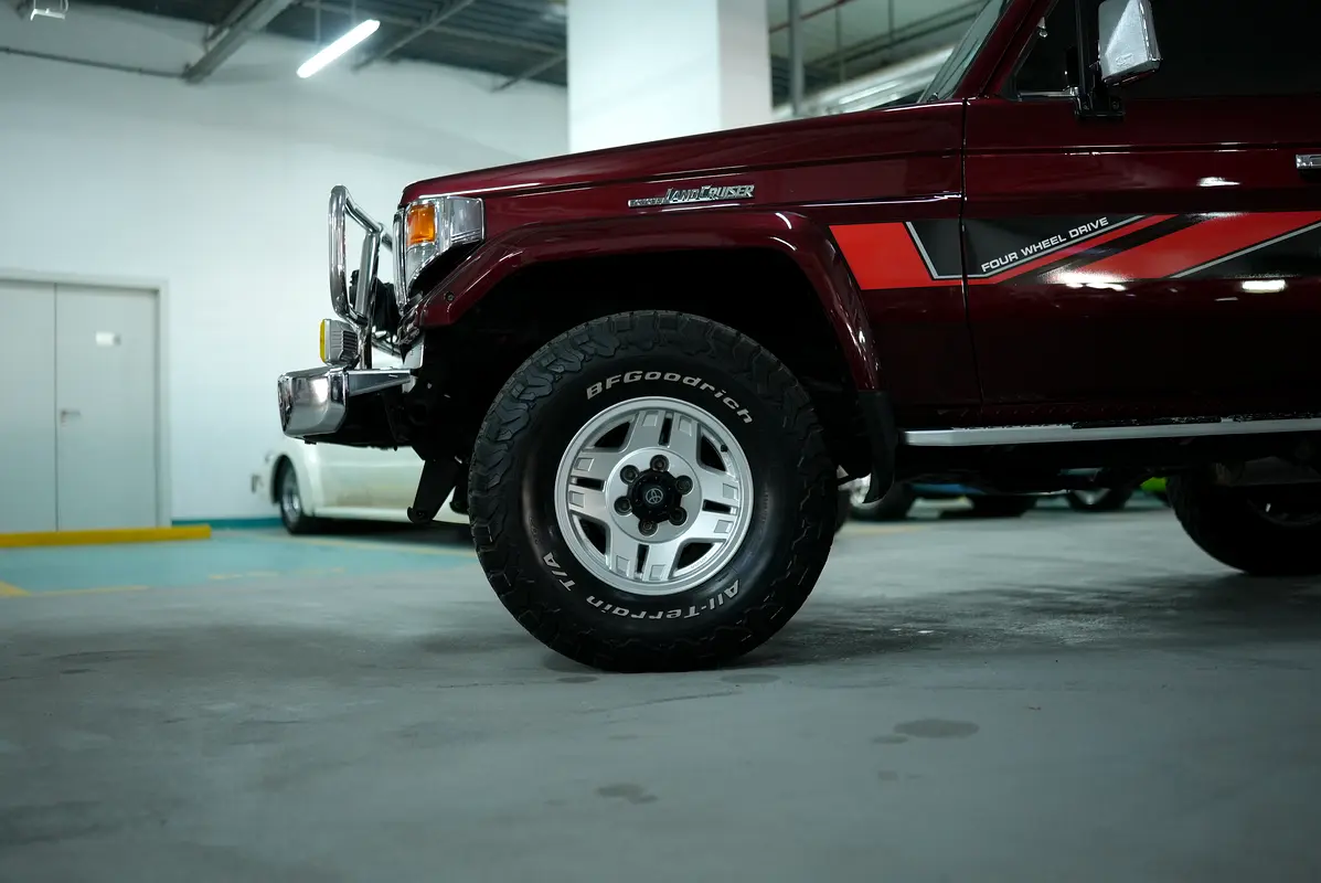 TOYOTA Land Cruiser 70 Other 1991 - photo 12 - Import Émirats | International Cars