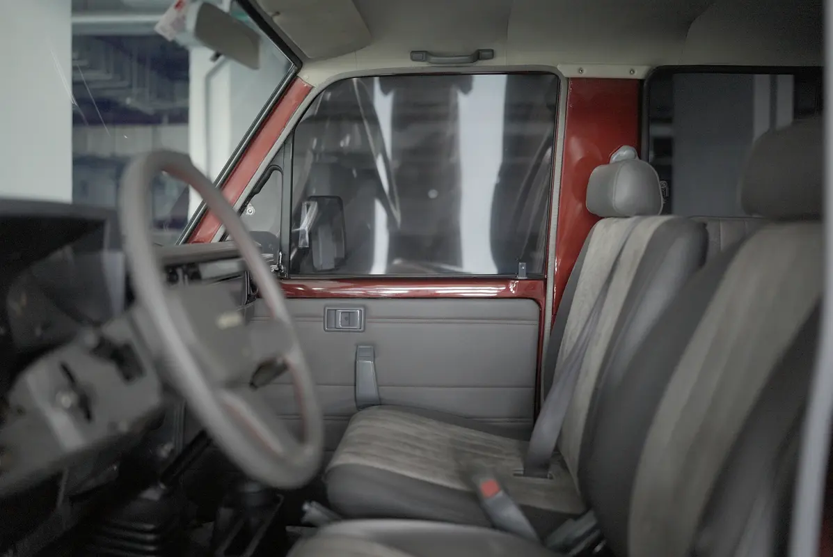 TOYOTA Land Cruiser 70 Other 1991 - photo 9 - Import Émirats | International Cars