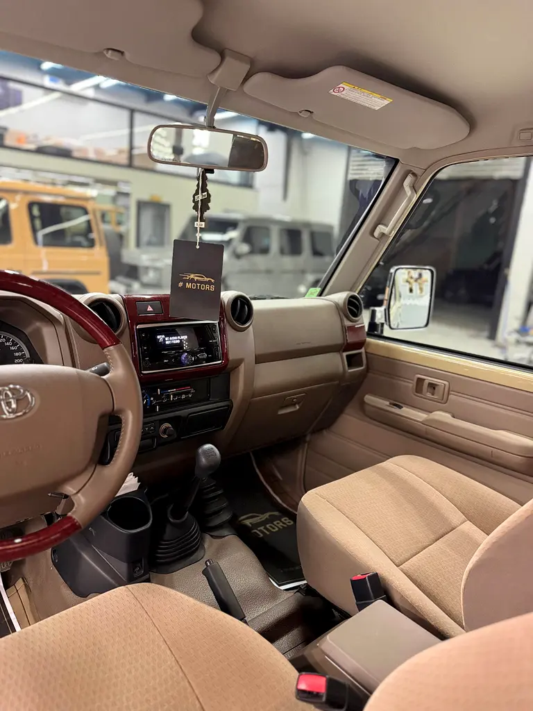 TOYOTA Land Cruiser 70 Other 2020 - photo 5 - Import Émirats | International Cars