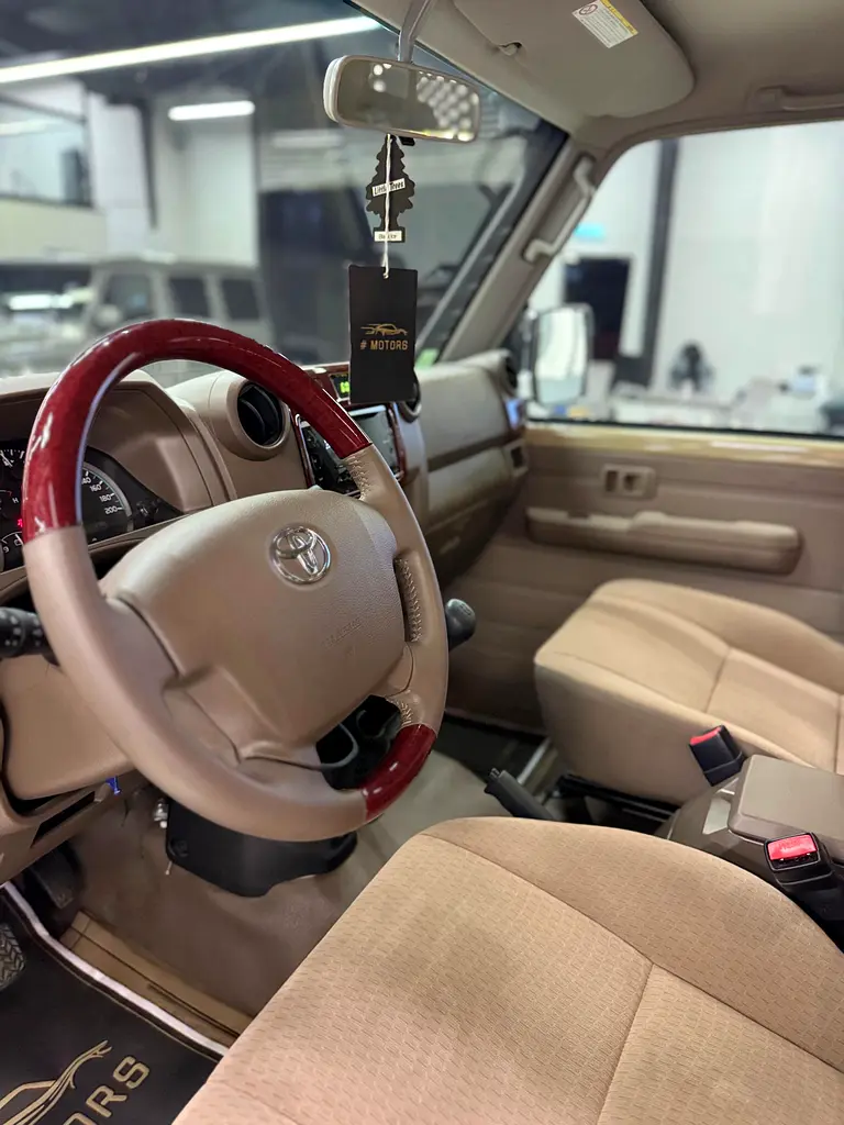 TOYOTA Land Cruiser 70 Other 2020 - photo 7 - Import Émirats | International Cars