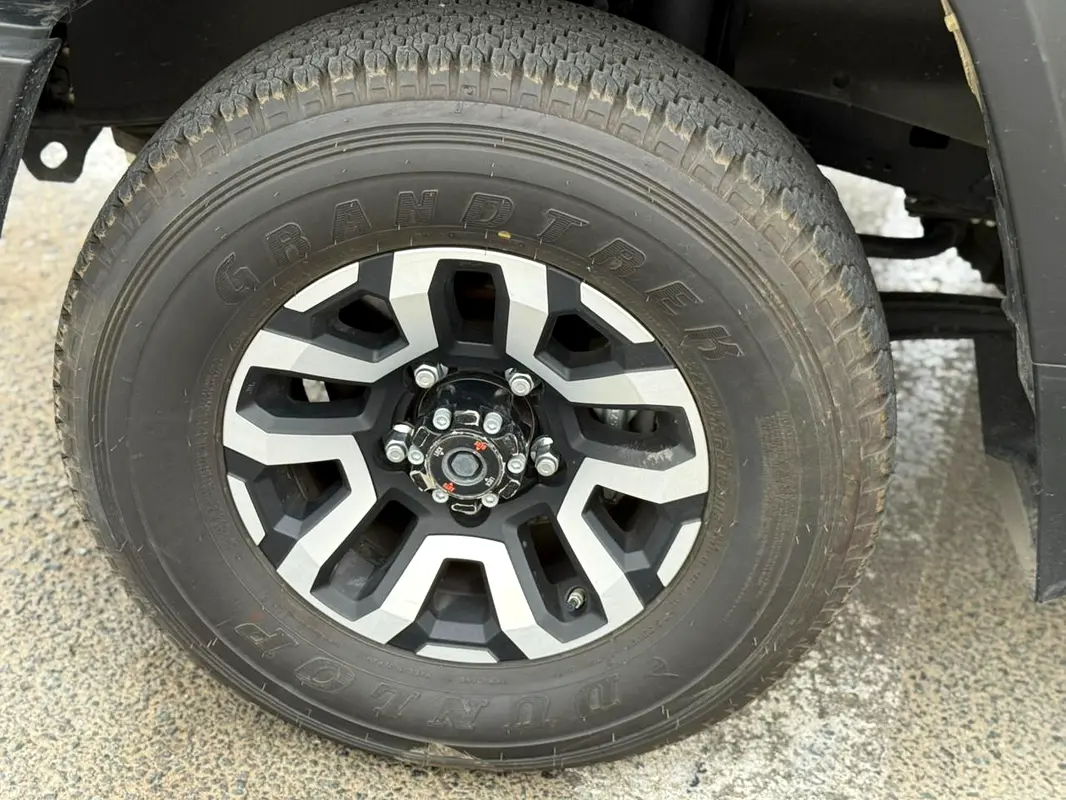 TOYOTA Land Cruiser 70 Other 2025 - photo 10 - Import Émirats | International Cars