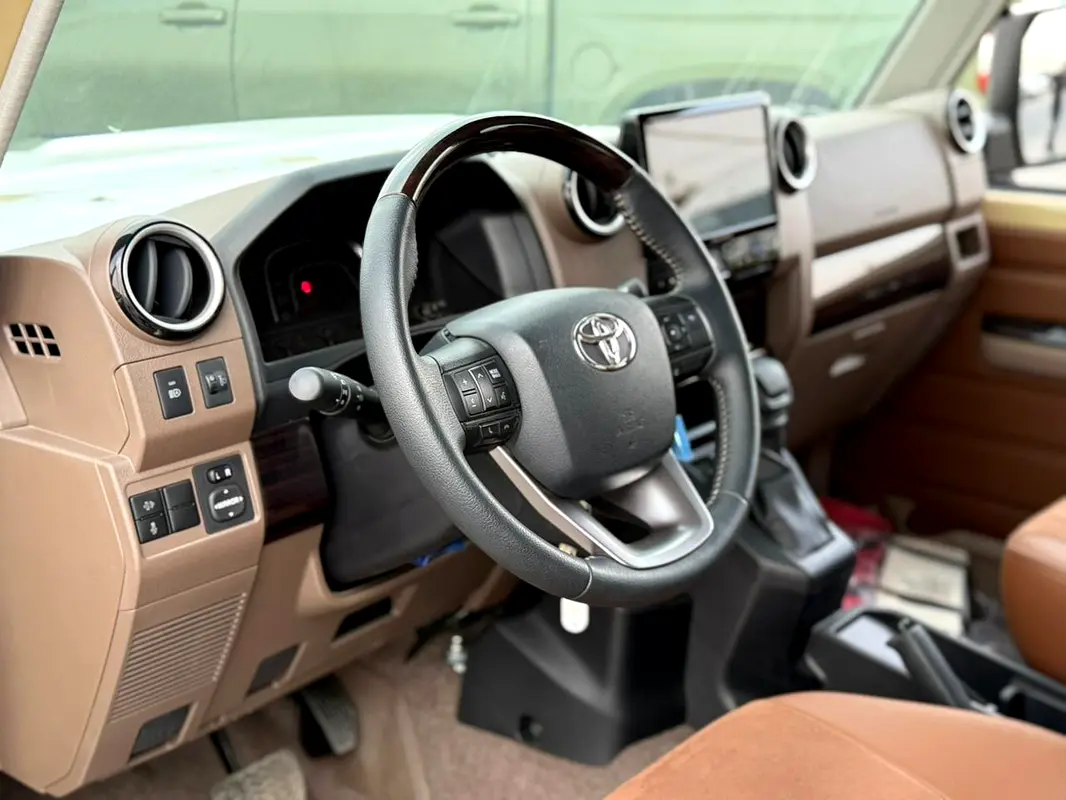 TOYOTA Land Cruiser 70 Other 2025 - photo 12 - Import Émirats | International Cars
