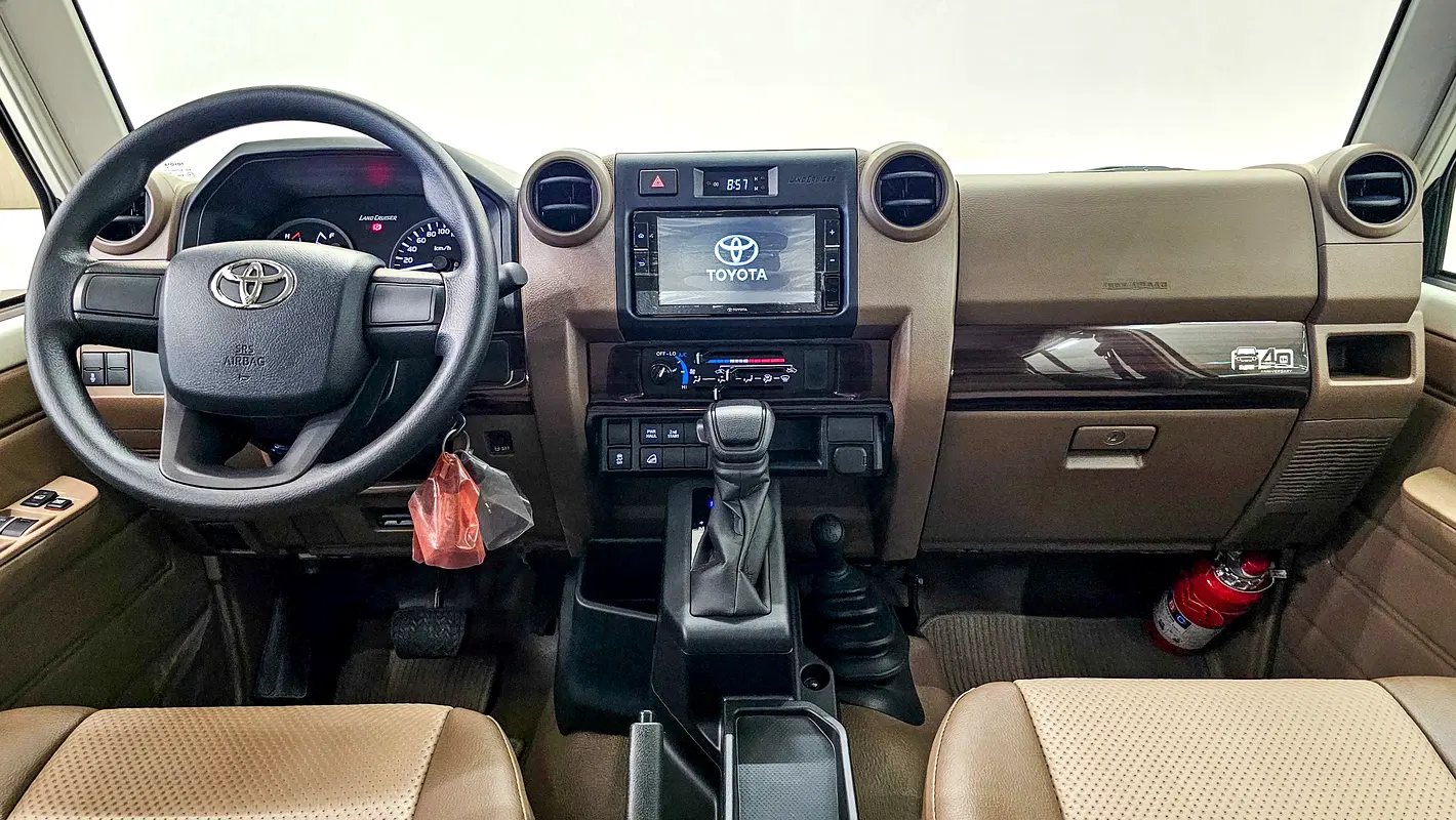 TOYOTA Land Cruiser 70 Series LC 79 Base 2025 - photo 2 - Import Émirats | International Cars