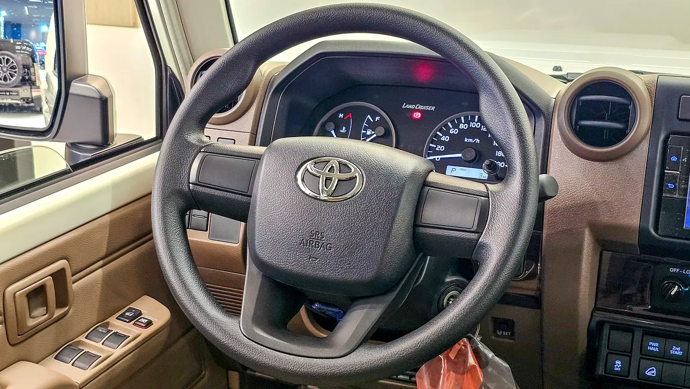 TOYOTA Land Cruiser 70 Series LC 79 Base 2025 - photo 4 - Import Émirats | International Cars