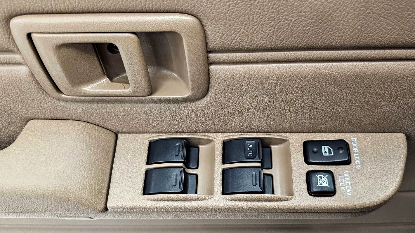 TOYOTA Land Cruiser 70 Series LC 79 Base 2025 - photo 7 - Import Émirats | International Cars