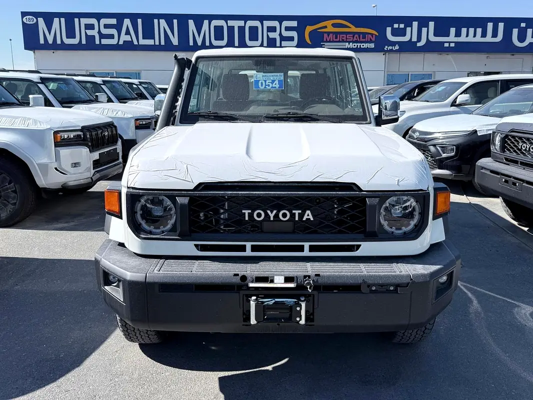 TOYOTA Land Cruiser 70 Series LC 76 LX 2025 - photo 2 - Import Émirats | International Cars