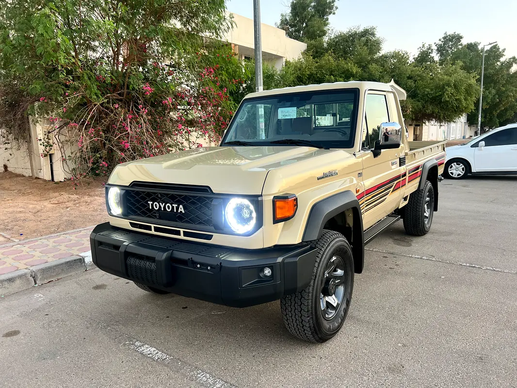 TOYOTA Land Cruiser 70 Series LC 79 LX 2025 - photo 2 - Import Émirats | International Cars