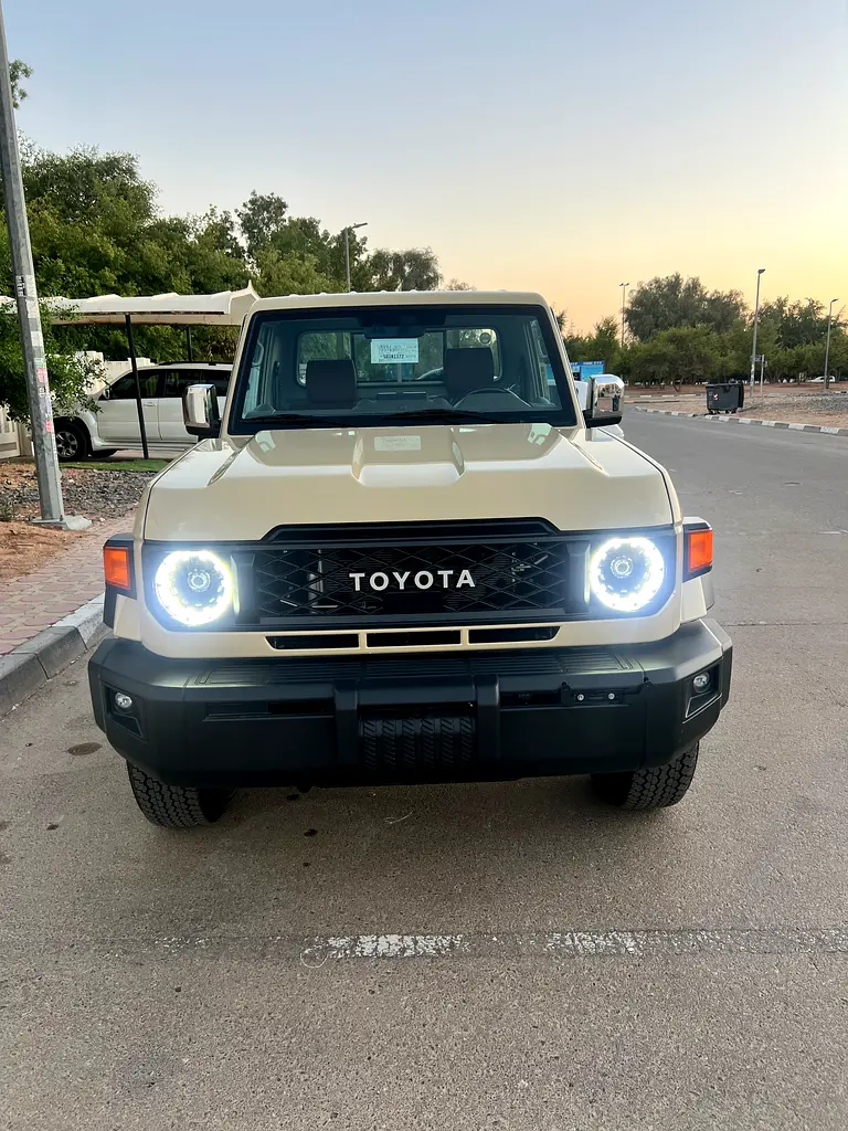 TOYOTA Land Cruiser 70 Series LC 79 LX 2025 - photo 3 - Import Émirats | International Cars