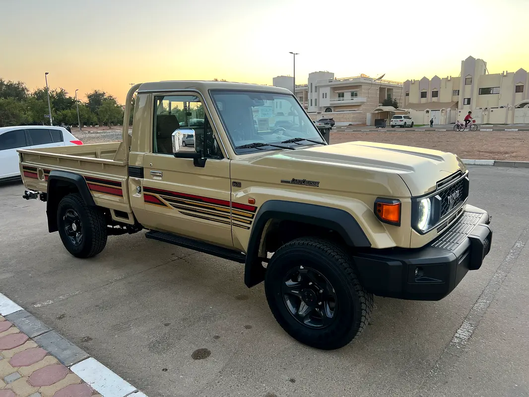 TOYOTA Land Cruiser 70 Series LC 79 LX 2025 - photo 4 - Import Émirats | International Cars