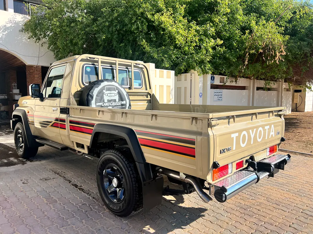TOYOTA Land Cruiser 70 Series LC 79 LX 2025 - photo 6 - Import Émirats | International Cars