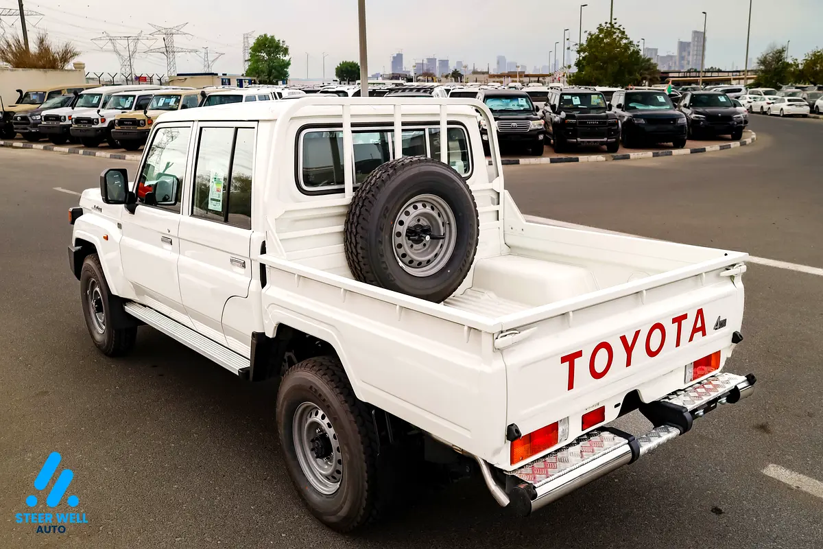 TOYOTA Land Cruiser 70 Series LC 79 Base 2025 - photo 10 - Import Émirats | International Cars