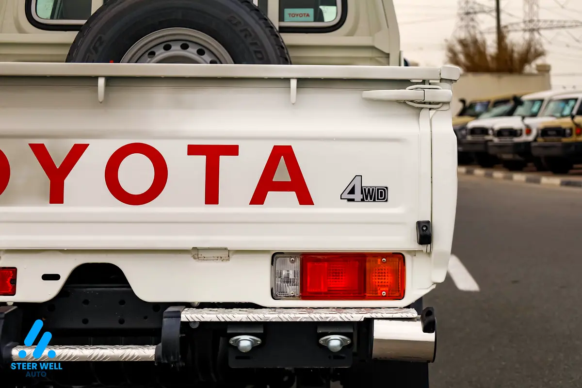TOYOTA Land Cruiser 70 Series LC 79 Base 2025 - photo 11 - Import Émirats | International Cars