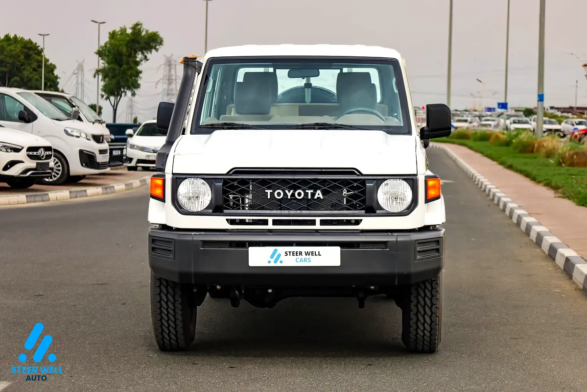 TOYOTA Land Cruiser 70 Series LC 79 Base 2025 - photo 2 - Import Émirats | International Cars