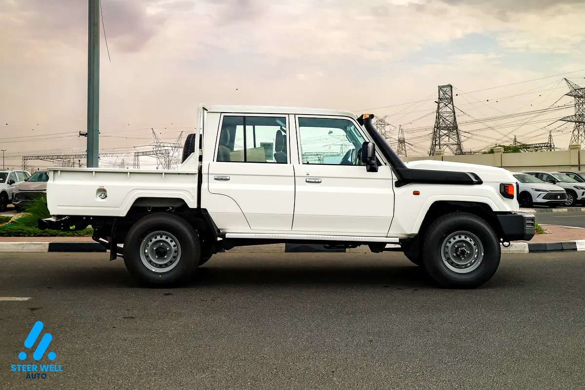 TOYOTA Land Cruiser 70 Series LC 79 Base 2025 - photo 5 - Import Émirats | International Cars