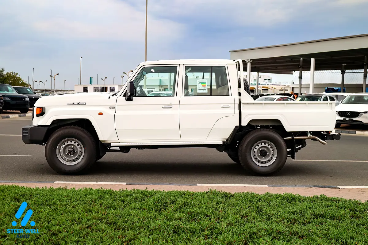 TOYOTA Land Cruiser 70 Series LC 79 Base 2025 - photo 6 - Import Émirats | International Cars