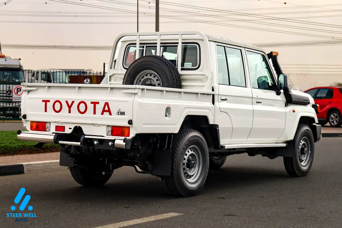 TOYOTA Land Cruiser 70 Series LC 79 Base 2025 - photo 9 - Import Émirats | International Cars