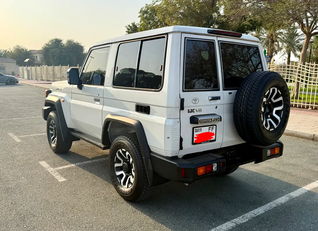 TOYOTA Land Cruiser 70 Series LC 71 Base 2026 - photo 2 - Import Émirats | International Cars