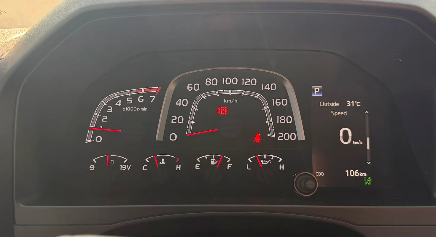 TOYOTA Land Cruiser 70 Series LC 71 Base 2026 - photo 3 - Import Émirats | International Cars