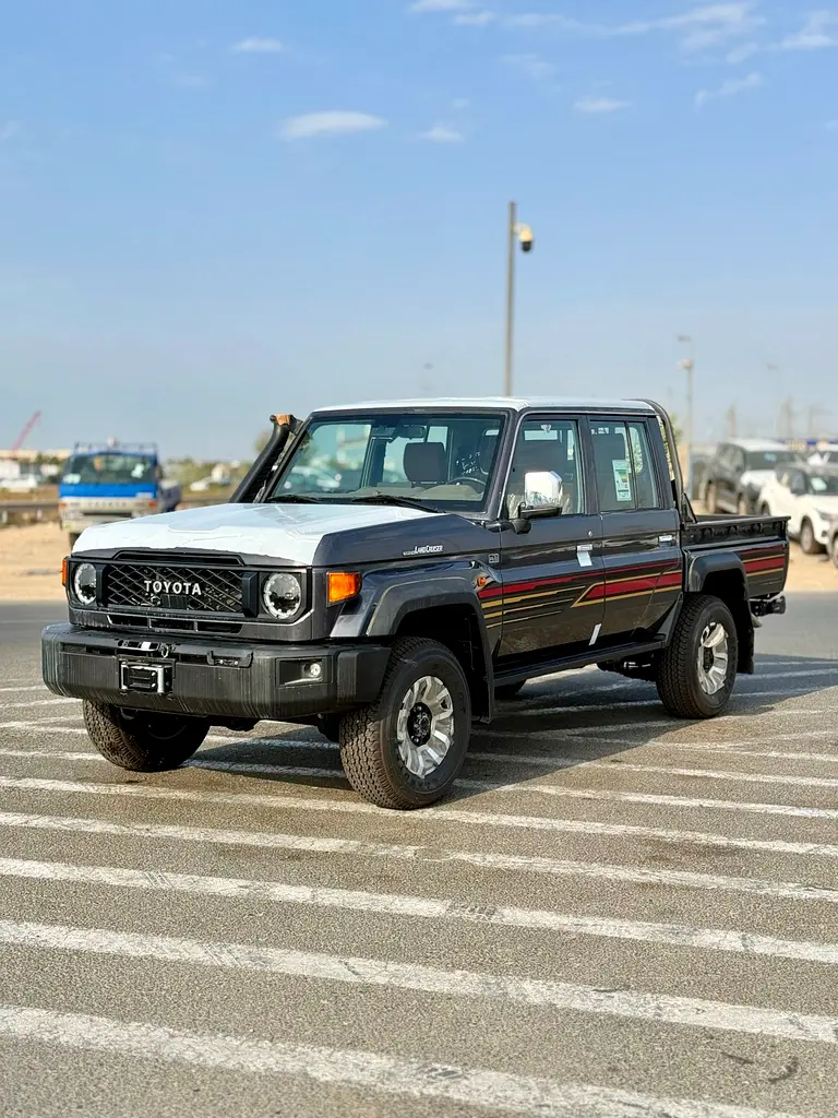 TOYOTA Land Cruiser 70 Série LC 79 Base 2025