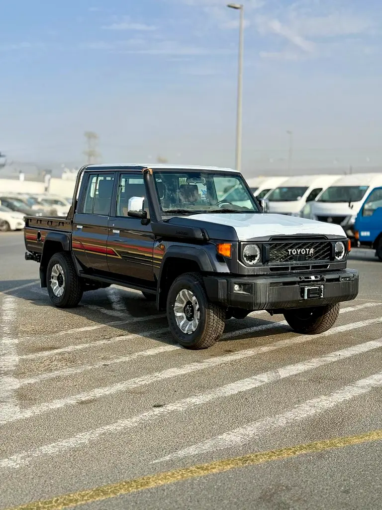 TOYOTA Land Cruiser 70 Series LC 79 Base 2025 - photo 2 - Import Émirats | International Cars