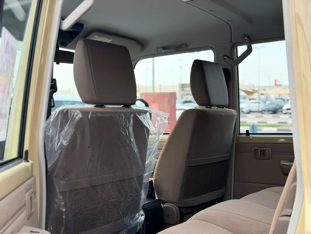 TOYOTA Land Cruiser 70 Series LC 79 Base 2026 - photo 10 - Import Émirats | International Cars