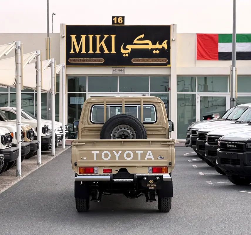 TOYOTA Land Cruiser 70 Series LC 79 Base 2026 - photo 8 - Import Émirats | International Cars