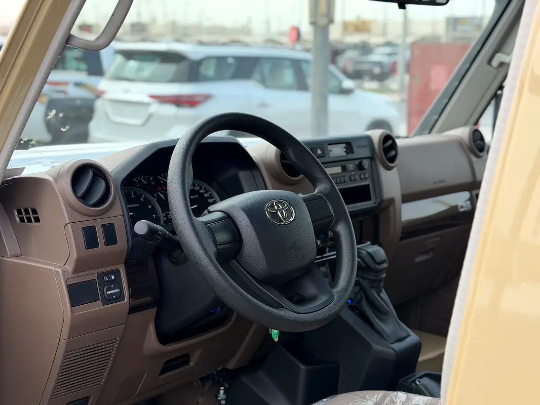 TOYOTA Land Cruiser 70 Series LC 79 Base 2026 - photo 9 - Import Émirats | International Cars