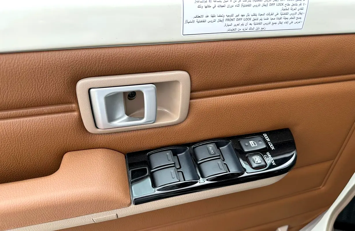 TOYOTA Land Cruiser 70 Series LC 76 LX 2025 - photo 6 - Import Émirats | International Cars