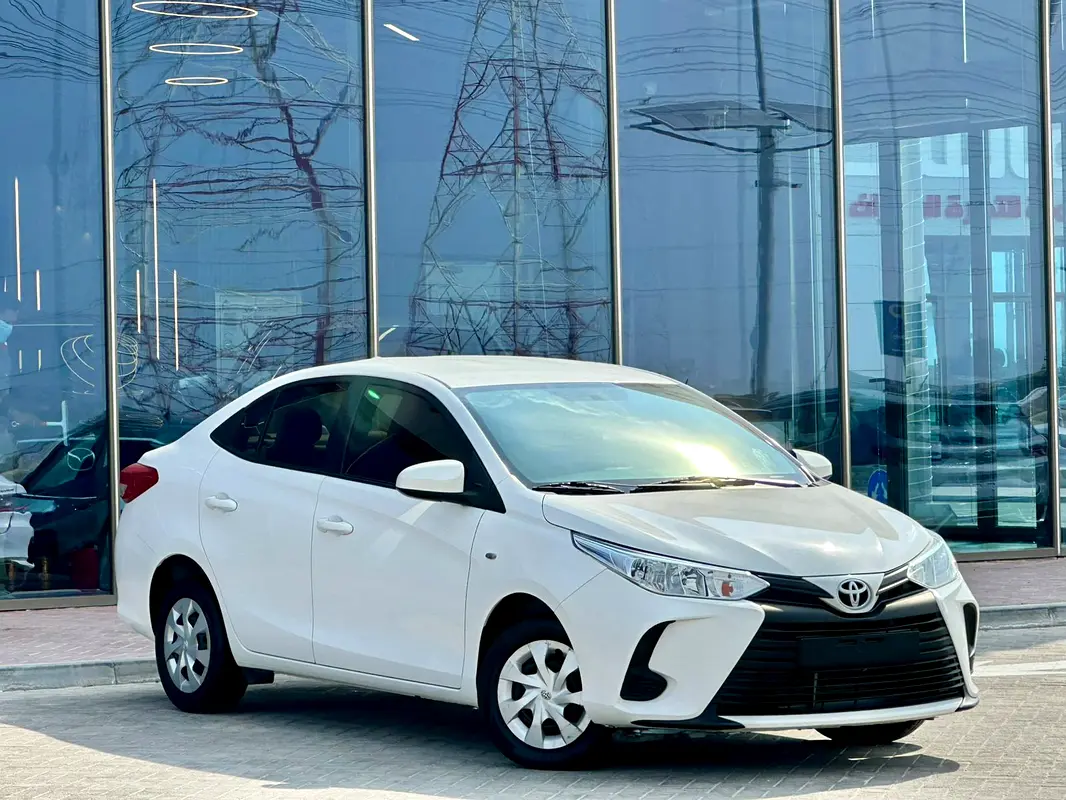 TOYOTA Yaris SE 2022