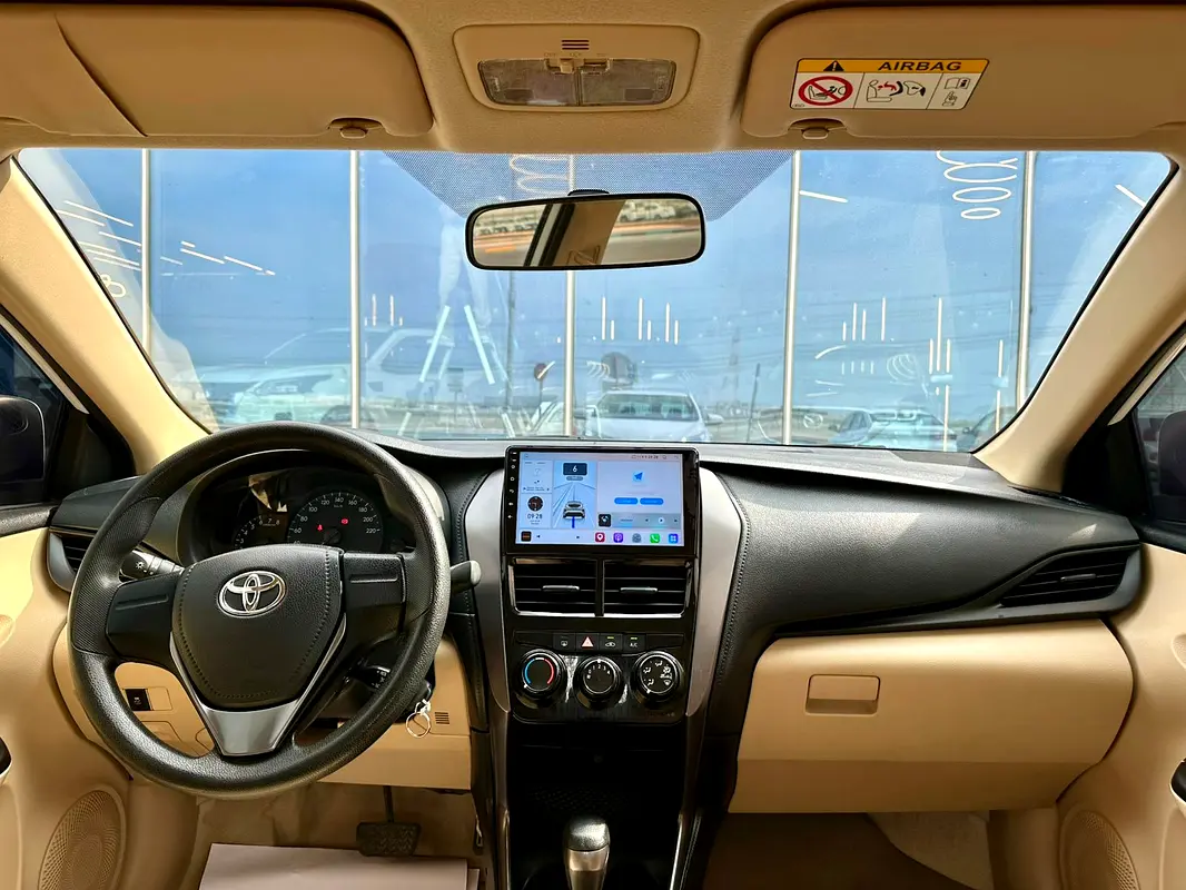 TOYOTA Yaris SE 2022 - photo 9 - Import Émirats | International Cars