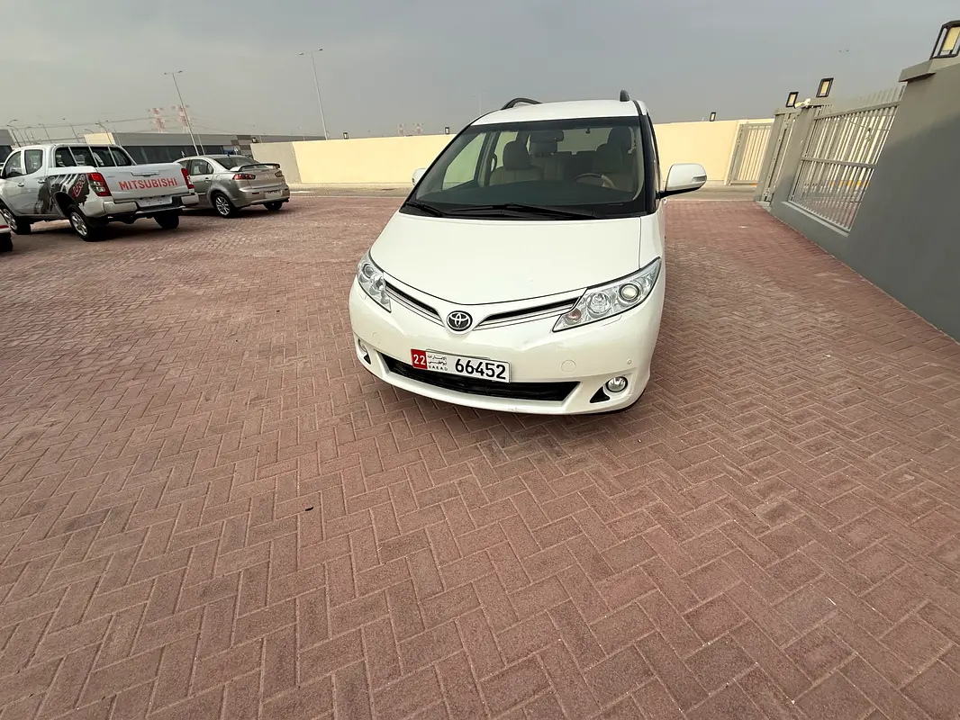 TOYOTA Previa SE 2020