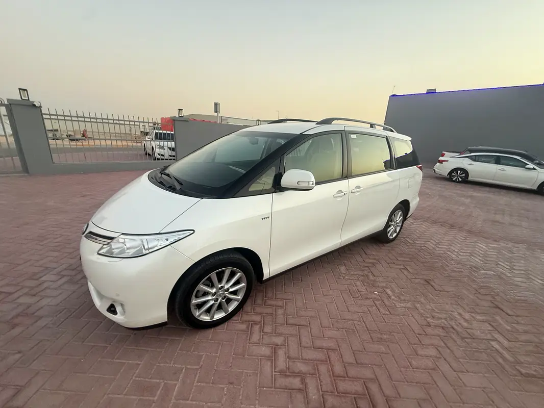 TOYOTA Previa SE 2020 - photo 11 - Import Émirats | International Cars