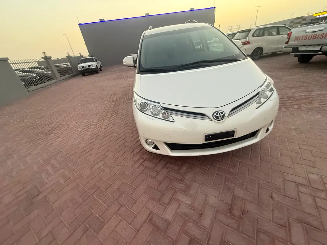 TOYOTA Previa SE 2020 - photo 6 - Import Émirats | International Cars