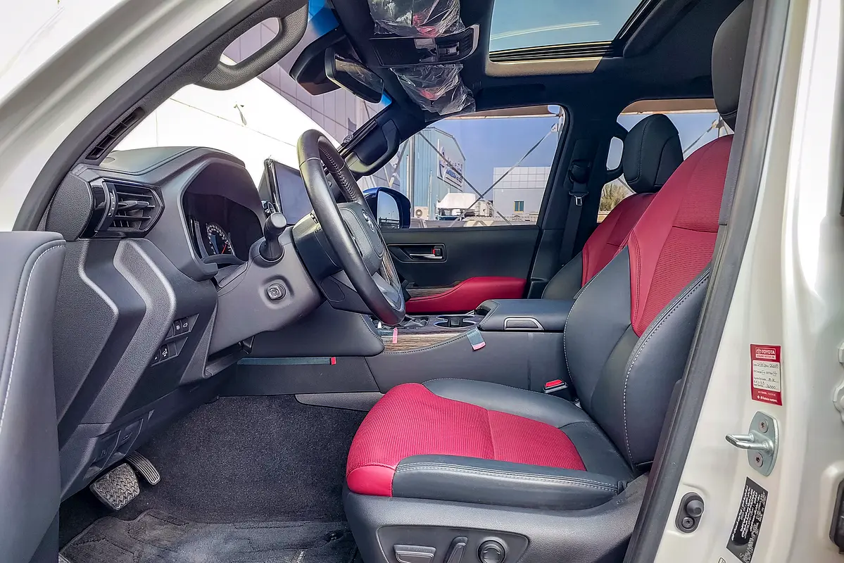 TOYOTA Land Cruiser VXR 2023 - photo 11 - Import Émirats | International Cars