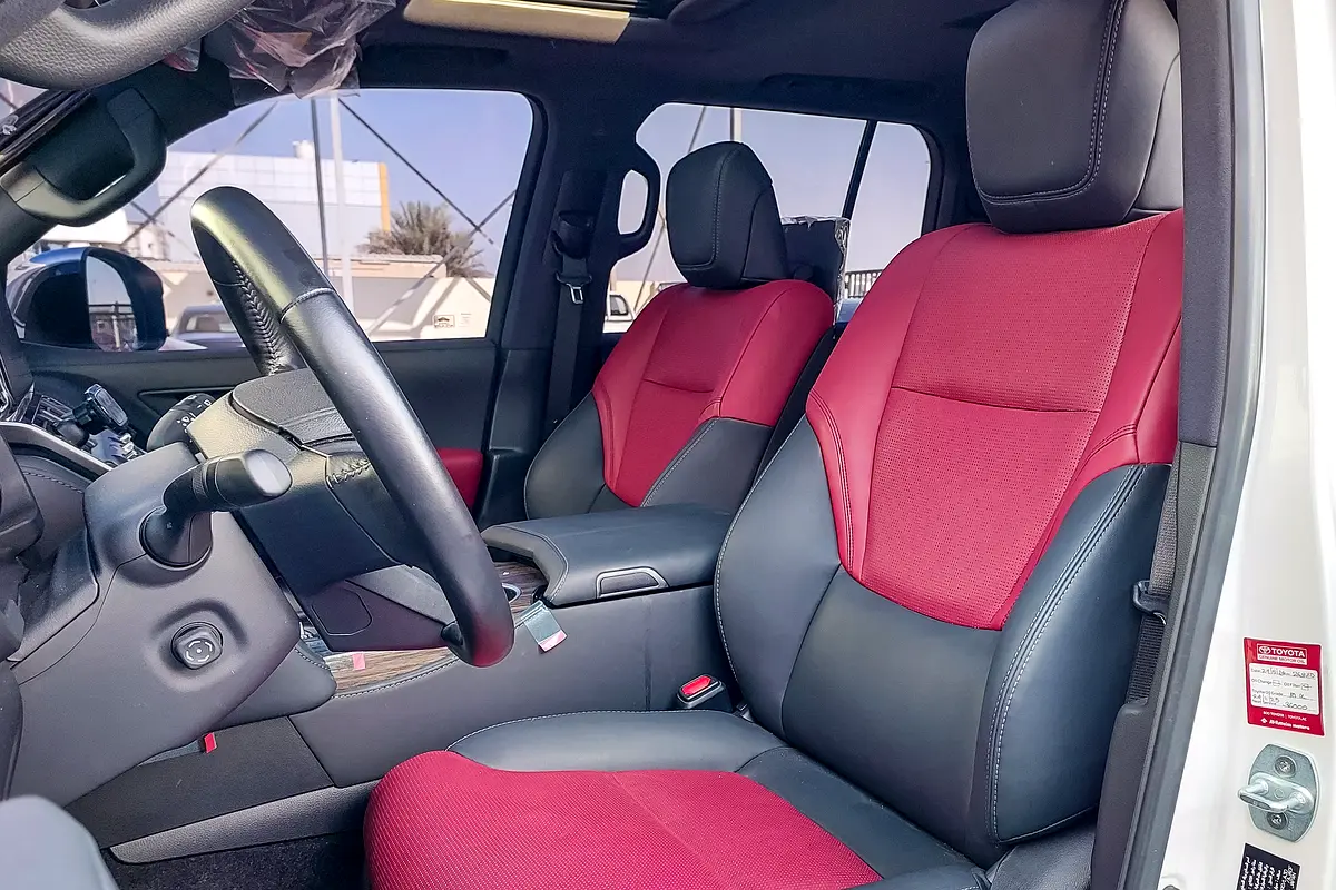 TOYOTA Land Cruiser VXR 2023 - photo 12 - Import Émirats | International Cars