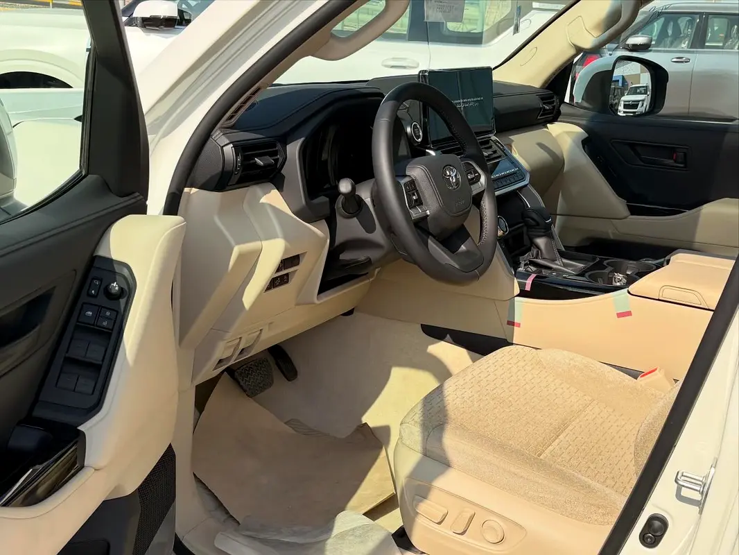 TOYOTA Land Cruiser GXR 2026 - photo 5 - Import Émirats | International Cars