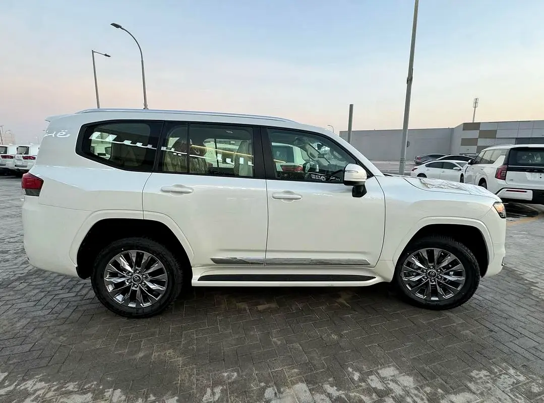 TOYOTA Land Cruiser GXR 2026 - photo 3 - Import Émirats | International Cars
