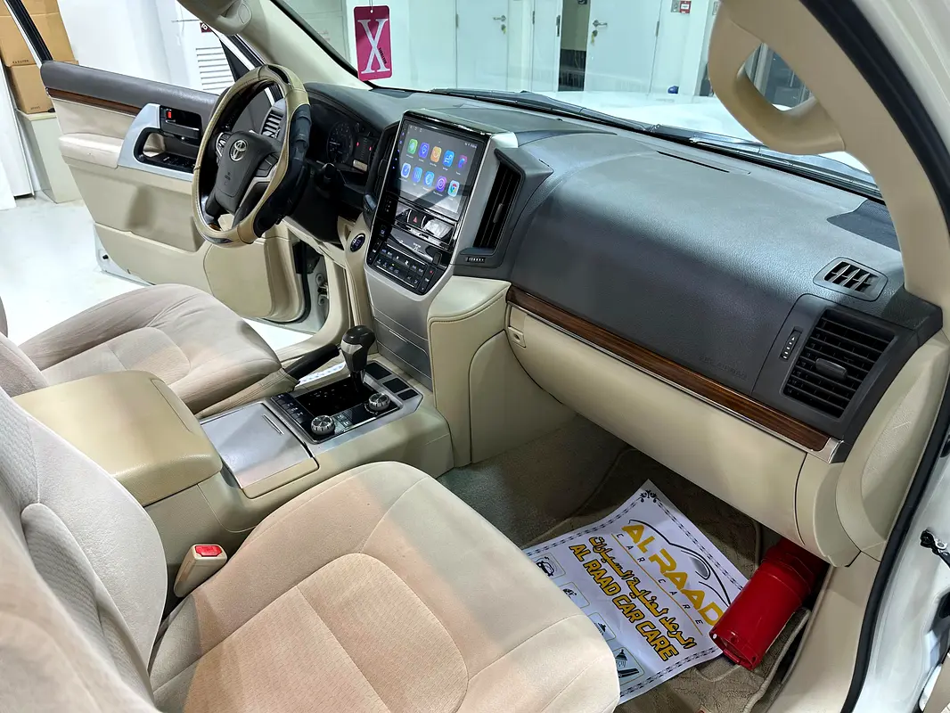 TOYOTA Land Cruiser GXR 2018 - photo 10 - Import Émirats | International Cars