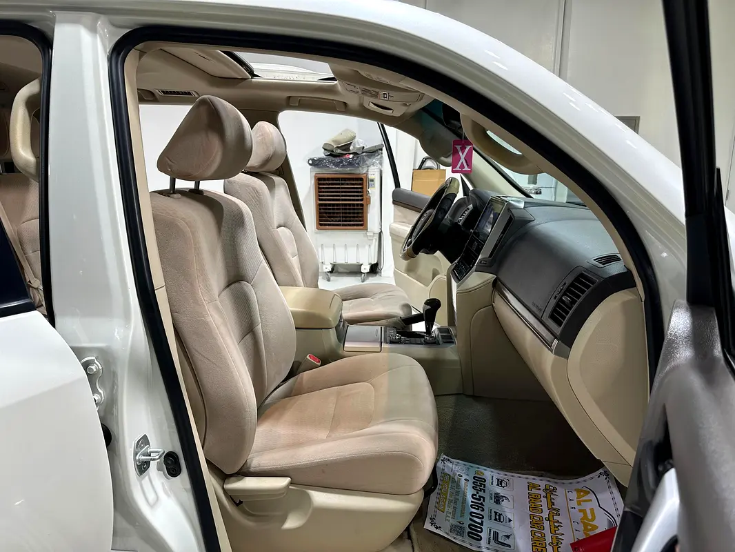 TOYOTA Land Cruiser GXR 2018 - photo 12 - Import Émirats | International Cars