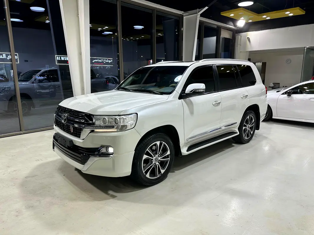 TOYOTA Land Cruiser GXR 2018 - photo 2 - Import Émirats | International Cars