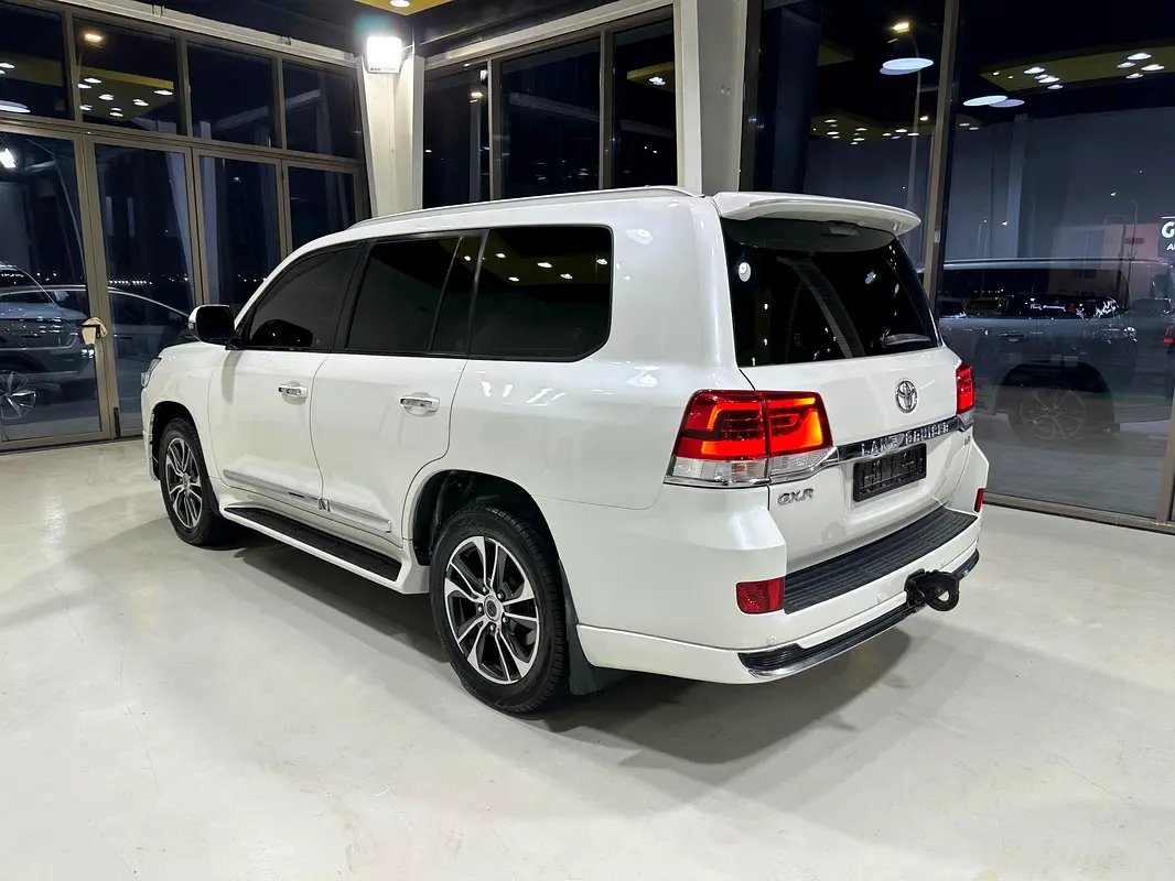 TOYOTA Land Cruiser GXR 2018 - photo 5 - Import Émirats | International Cars