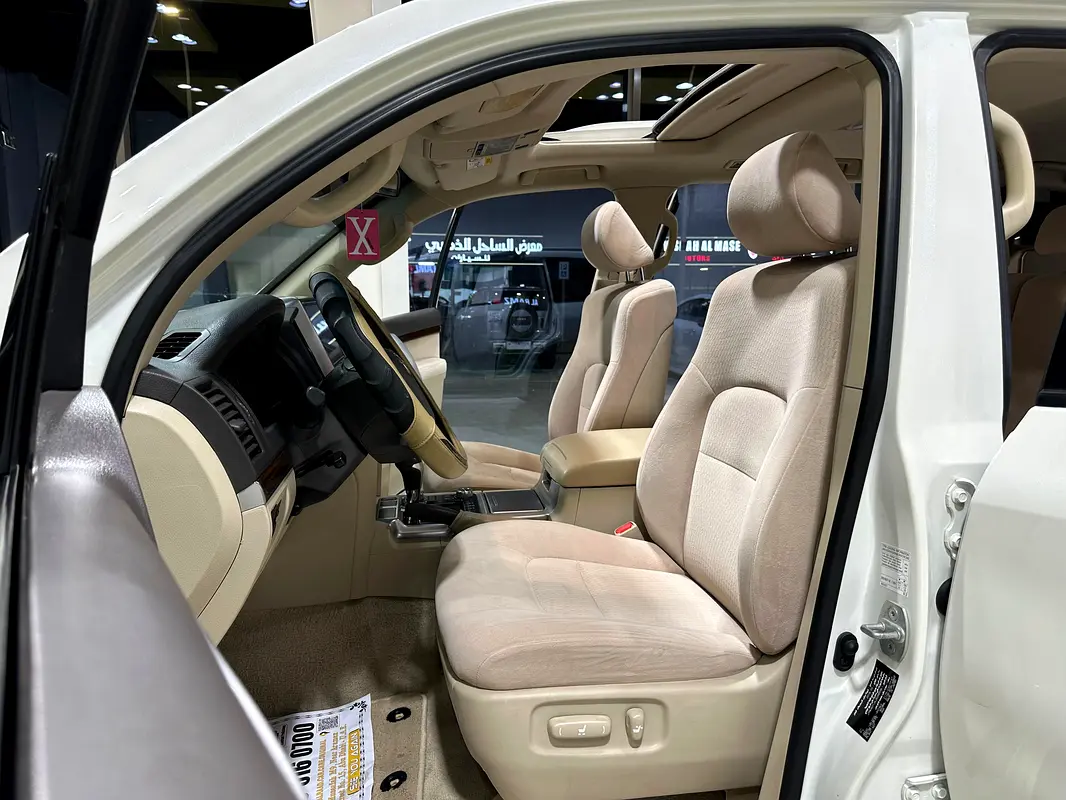 TOYOTA Land Cruiser GXR 2018 - photo 8 - Import Émirats | International Cars